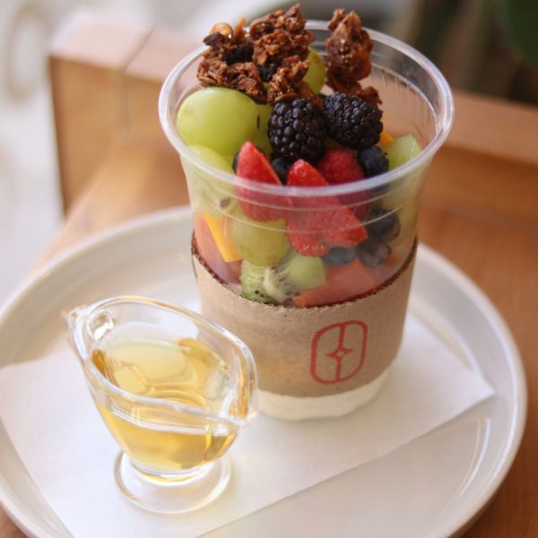 vaso-de-fruta-yogurth-griego-granola-palanqueta-miel-4758
